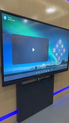 높이 조절 가능한 인터랙티브 화이트보드 스탠드 100kg 부하 용량 및 55-86 인치 TV를 위한 360° 브레이크 휠