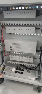 CE AC 충전 DC 충전 및 USB 타입-A 타입-C 밸브 저장 IPad 충전 카트 바퀴가 있는 모바일 충전 캐비닛