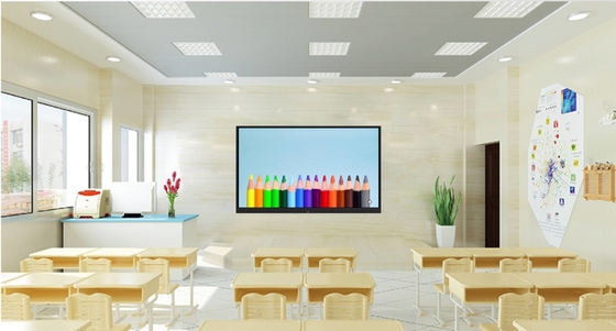 우리의 HD QLED 안드로이드 13 내장 카메라와 함께 컨퍼런스 경험을 향상
