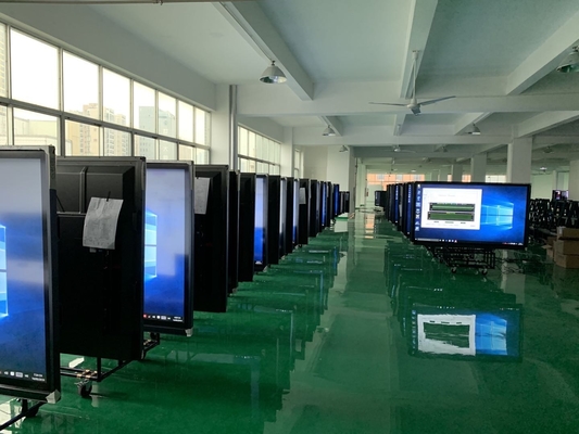 A73*2 A53*2 CPU LCD 스마트 보드와 500cd/m2 밝기로 프레젠테이션에 혁명을 일으켜