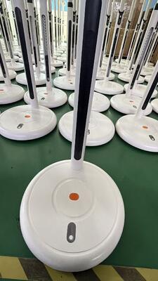 23.8인치 무선 스마트 스크린 TV 용량 10 터치 포인트 및 내장 배터리 (5-6H)