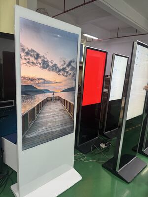 디지털 광고 캠페인 모니터링 및 분석 디지털 광고 모니터와 진정한 실시간 추적 및 벽 또는 바닥 스탠드 설치 유형